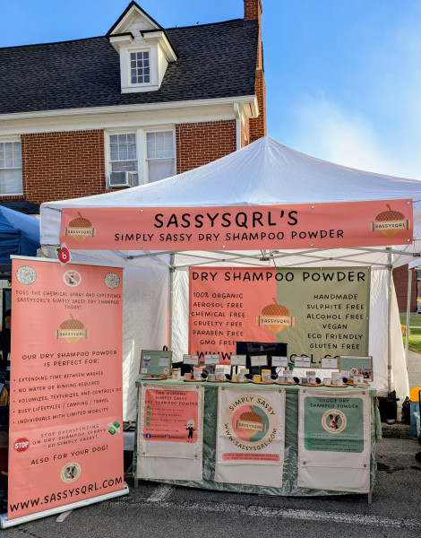 SASSYSQRL-Booth-set-up-outside-Heather-Carleton